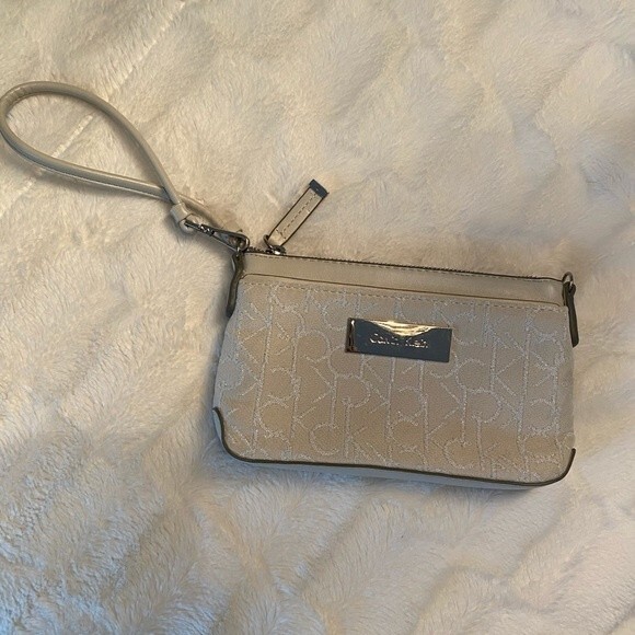 Calvin Klein wristlet - Picture 1 of 5